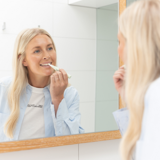 Gem Crisp Mint Whitening Pen